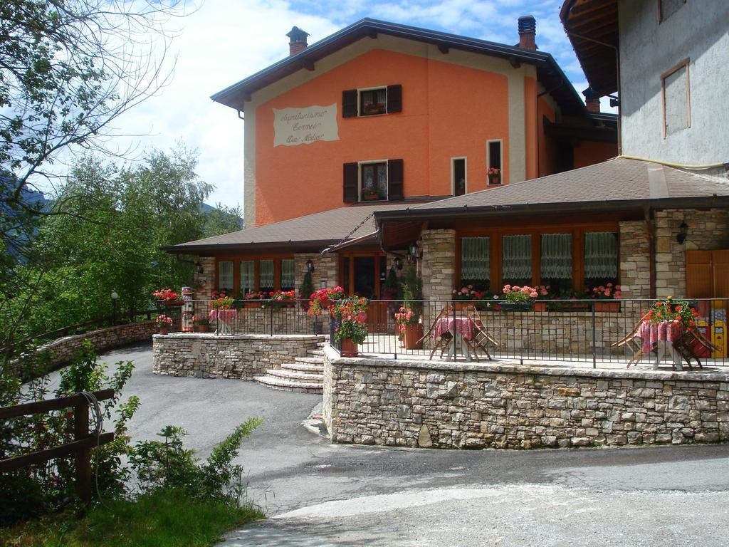 コッリオ Agriturismo Cornei Da Nadiaゲストハウス エクステリア 写真