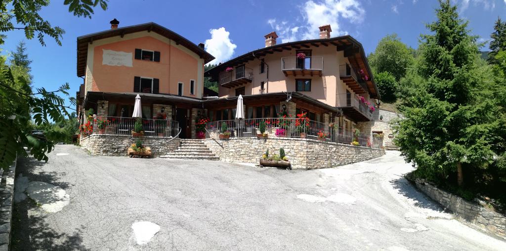 コッリオ Agriturismo Cornei Da Nadiaゲストハウス エクステリア 写真