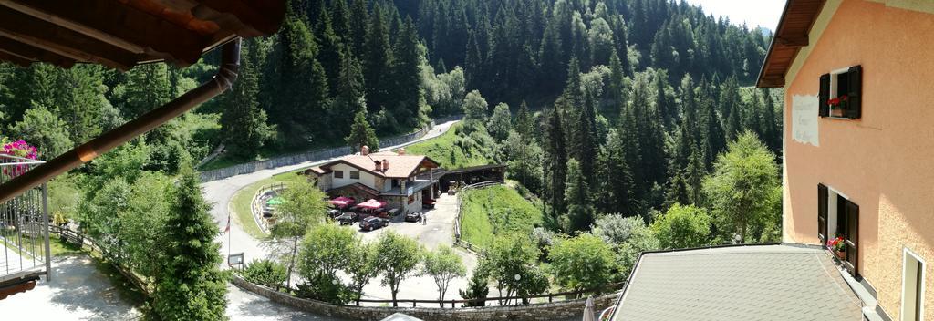 コッリオ Agriturismo Cornei Da Nadiaゲストハウス エクステリア 写真