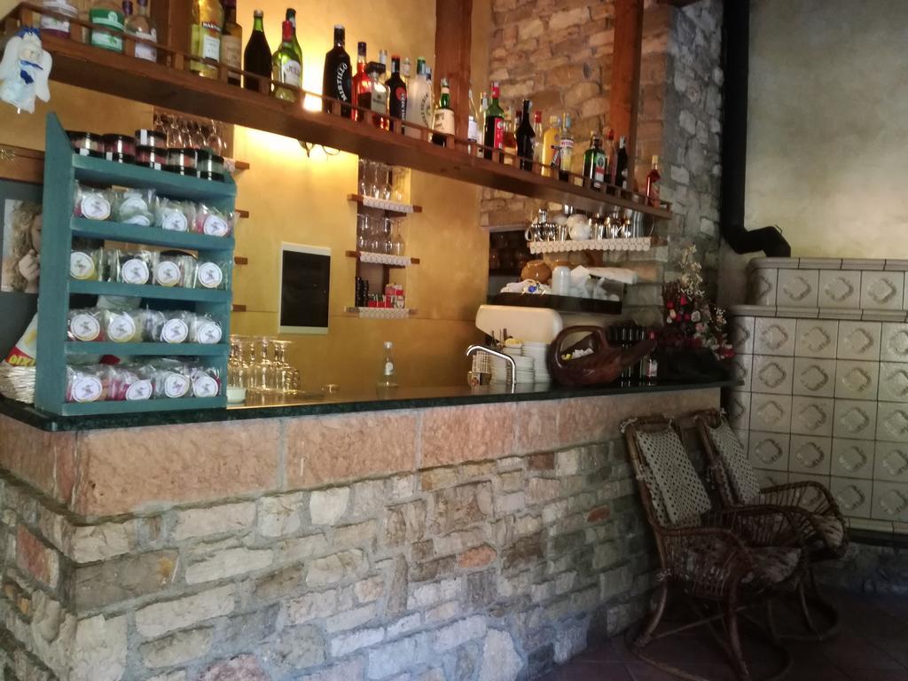 コッリオ Agriturismo Cornei Da Nadiaゲストハウス エクステリア 写真