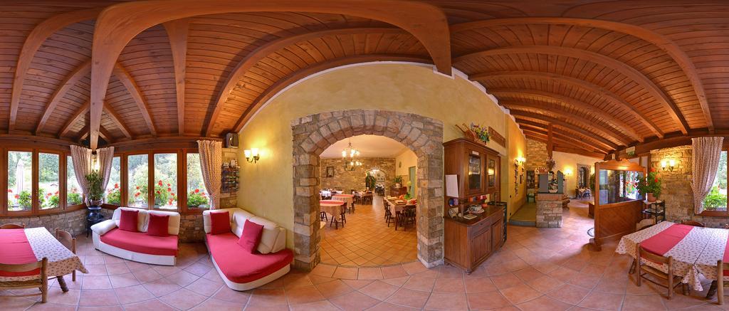 コッリオ Agriturismo Cornei Da Nadiaゲストハウス エクステリア 写真