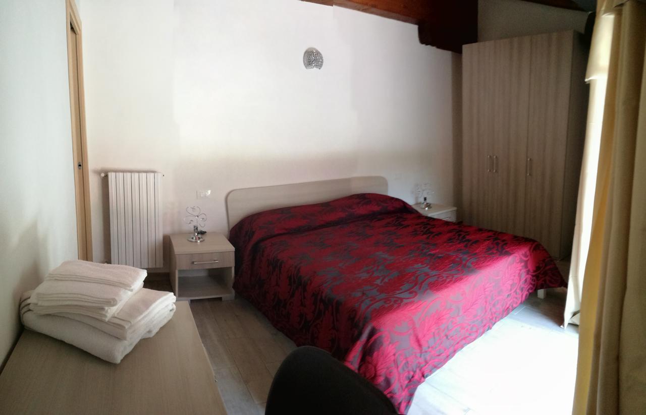 コッリオ Agriturismo Cornei Da Nadiaゲストハウス エクステリア 写真